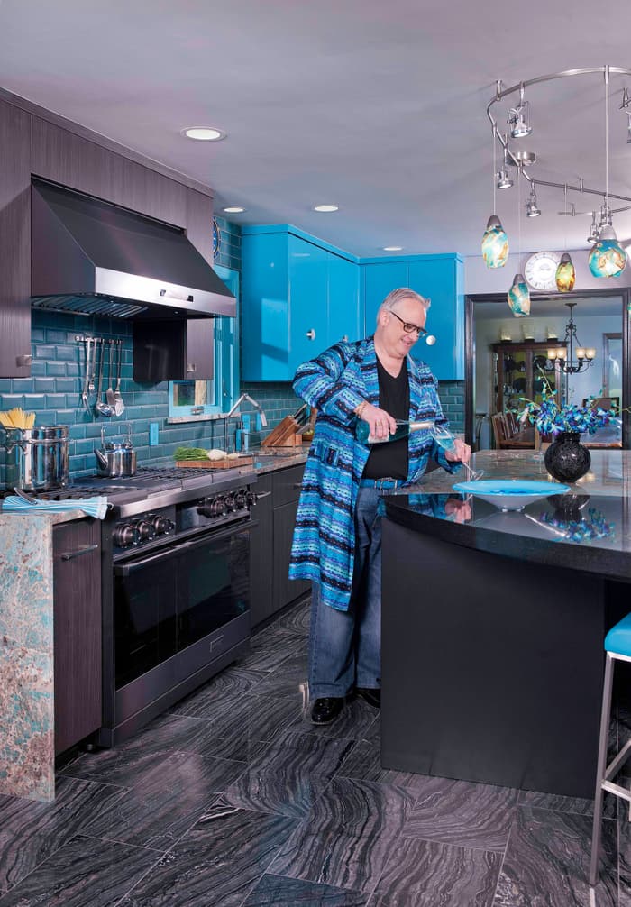 Appliances Help Redefine Striking Remodel